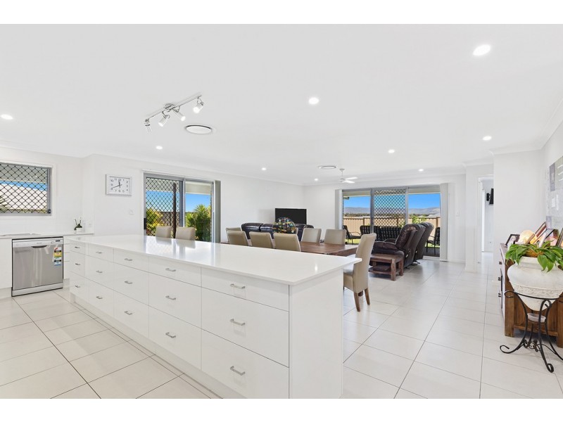 19 Rosebrook Place, Gracemere QLD 4702