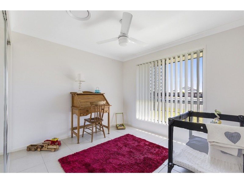 19 Rosebrook Place, Gracemere QLD 4702