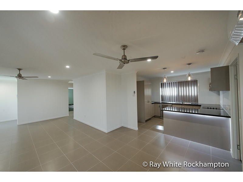 1/19 Miles Street, Berserker QLD 4701