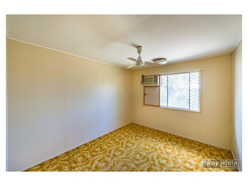 9 Hardy Avenue, Park Avenue QLD 4701