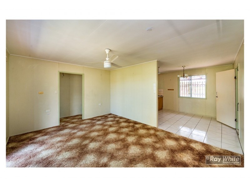9 Hardy Avenue, Park Avenue QLD 4701