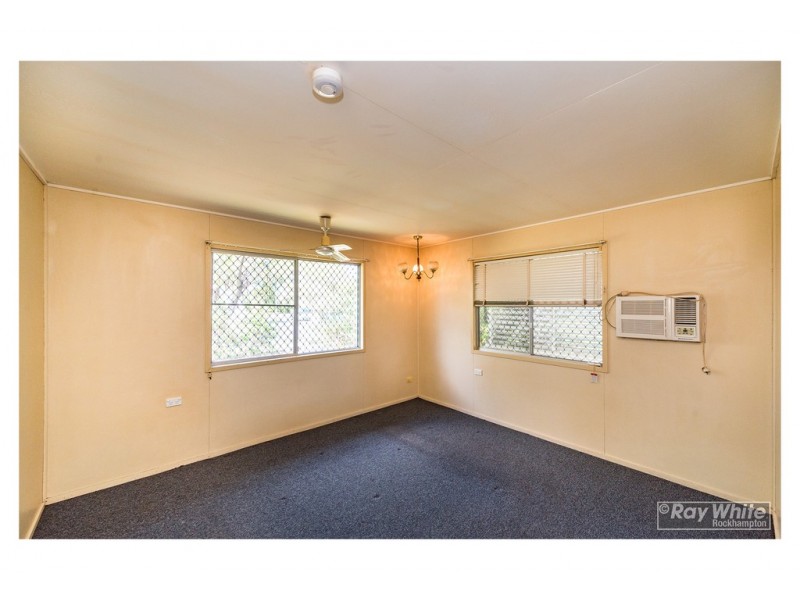 9 Hardy Avenue, Park Avenue QLD 4701