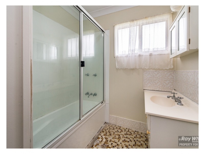 12 Buntain Street, Kawana QLD 4701