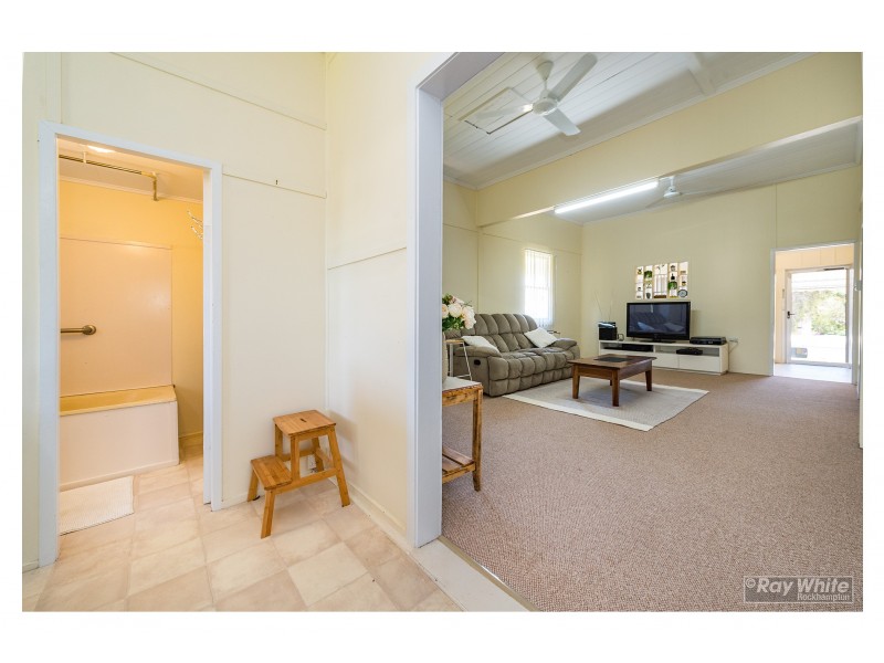 23a Main Street, Park Avenue QLD 4701