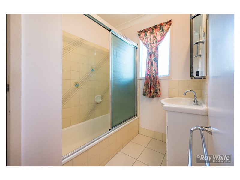 210 Farm Street, Kawana QLD 4701