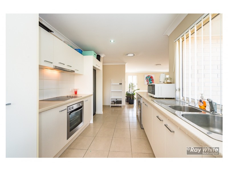 27 Leichhardt Drive, Gracemere QLD 4702
