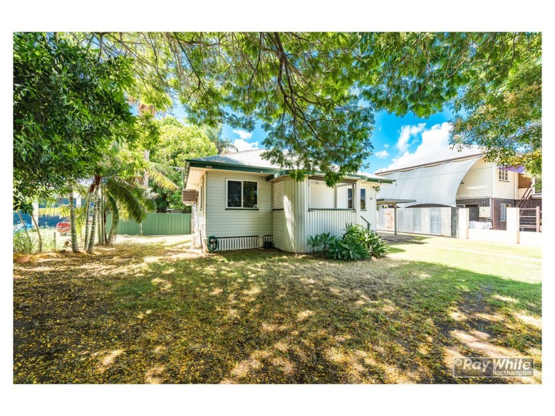 90 Main Street, Park Avenue QLD 4701