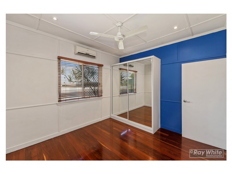 90 Main Street, Park Avenue QLD 4701