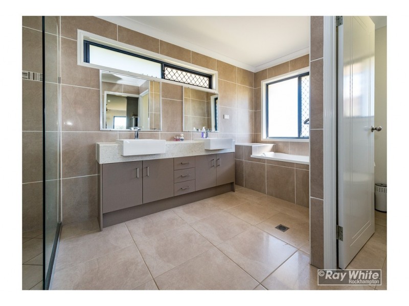 8 Trinity Avenue, Rockyview QLD 4701