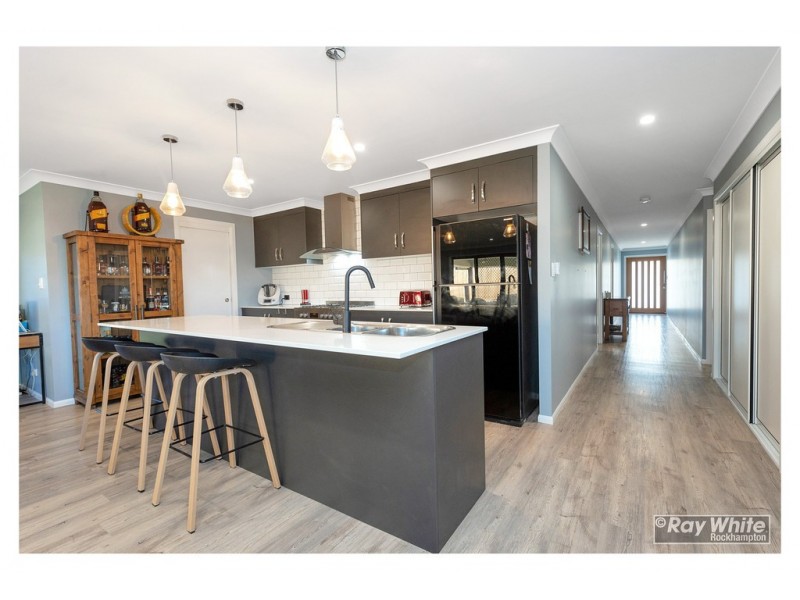 18 Edenbrook Drive, Parkhurst QLD 4702