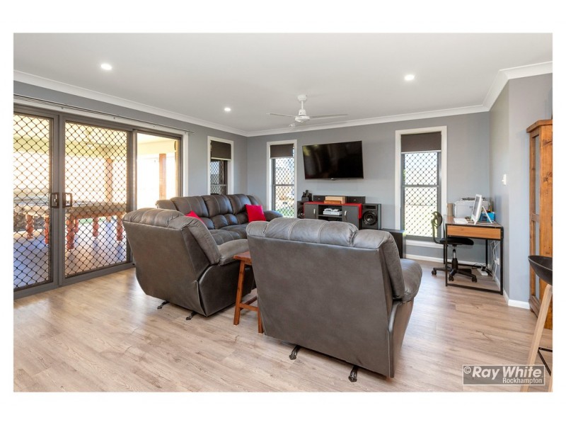 18 Edenbrook Drive, Parkhurst QLD 4702