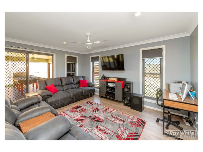 18 Edenbrook Drive, Parkhurst QLD 4702