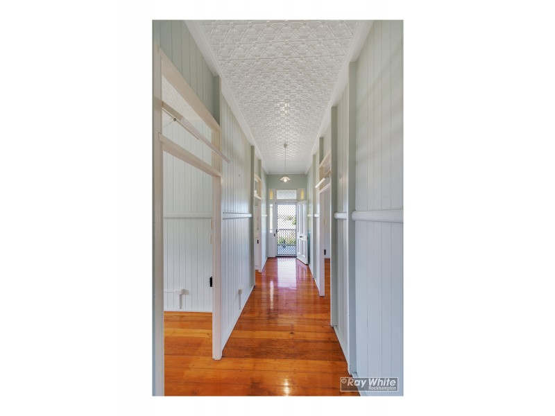 16 King Street, The Range QLD 4700