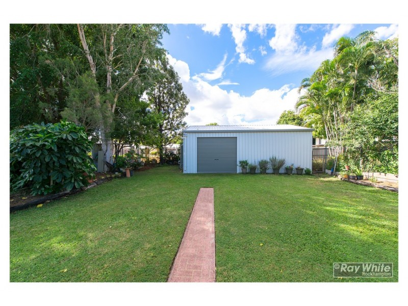 8 Hamilton Avenue, Wandal QLD 4700
