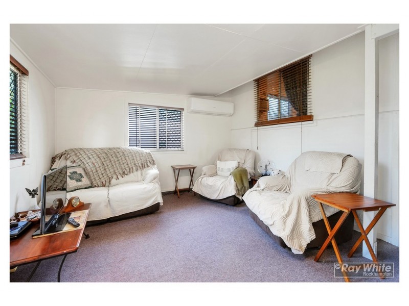 8 Hamilton Avenue, Wandal QLD 4700