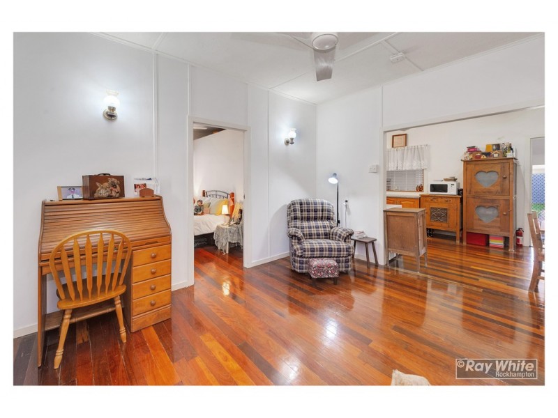 8 Hamilton Avenue, Wandal QLD 4700