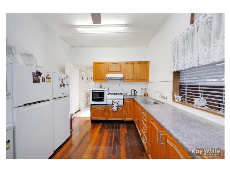 8 Hamilton Avenue, Wandal QLD 4700