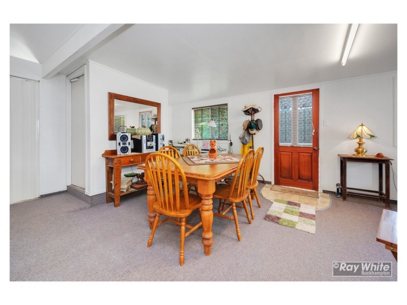 8 Hamilton Avenue, Wandal QLD 4700