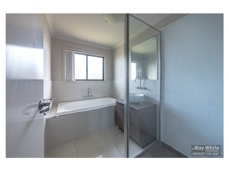 27 Maree Crescent, Gracemere QLD 4702