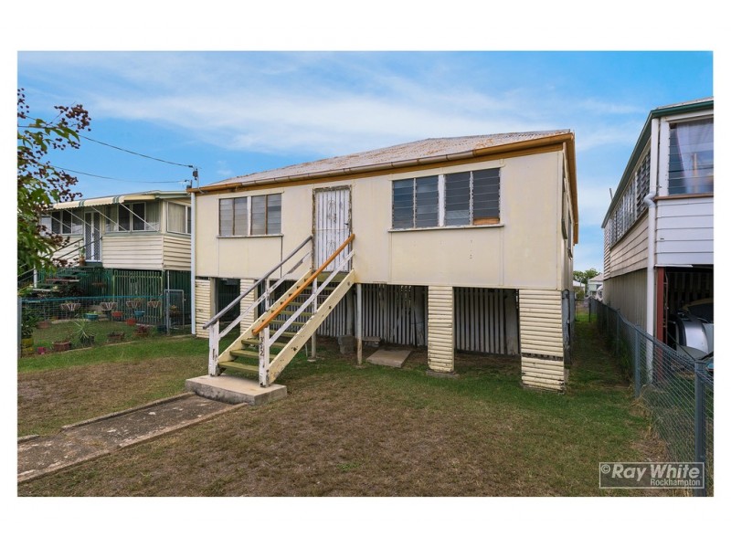 352 East Street, Depot Hill QLD 4700