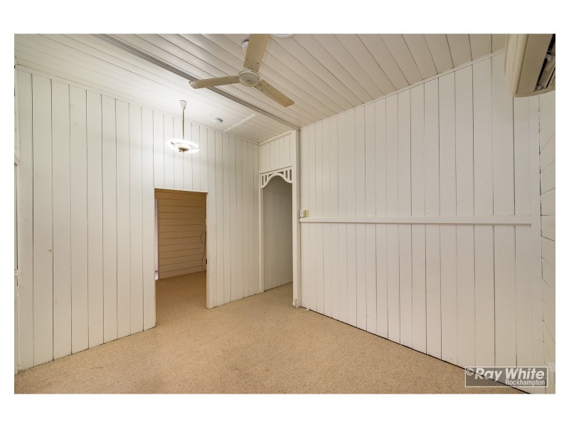 352 East Street, Depot Hill QLD 4700