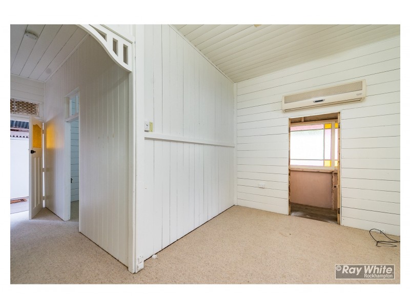 352 East Street, Depot Hill QLD 4700
