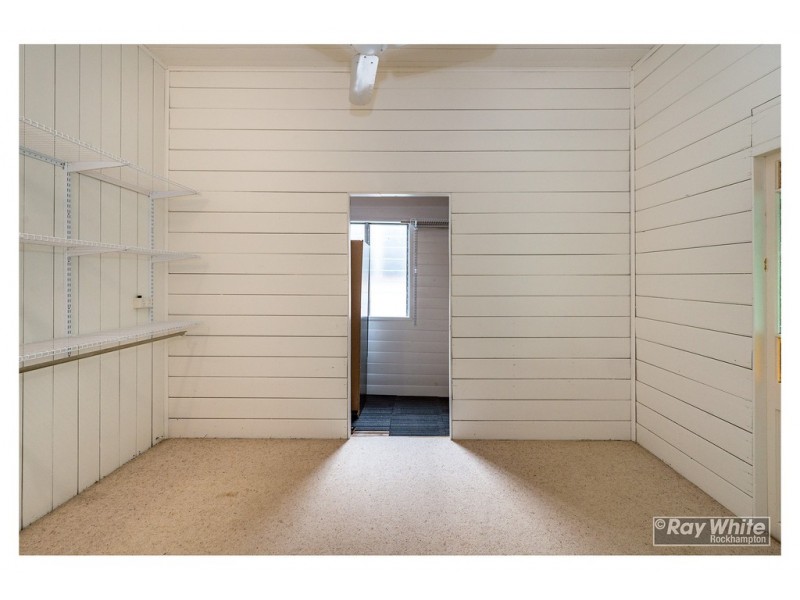 352 East Street, Depot Hill QLD 4700