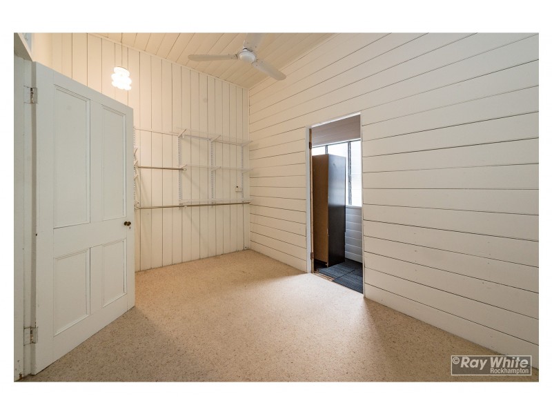 352 East Street, Depot Hill QLD 4700