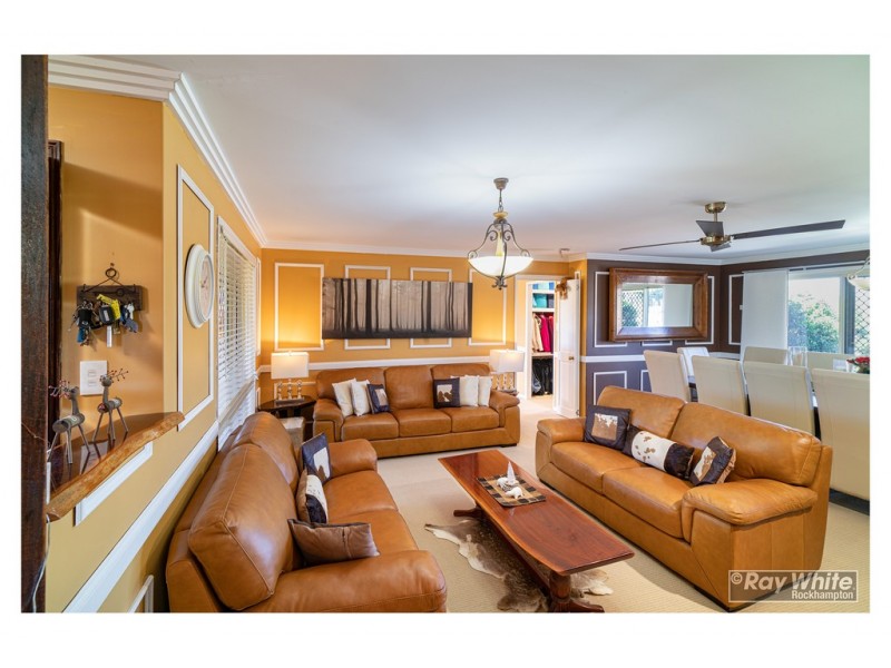 24 Sturt Drive, Glenlee QLD 4711