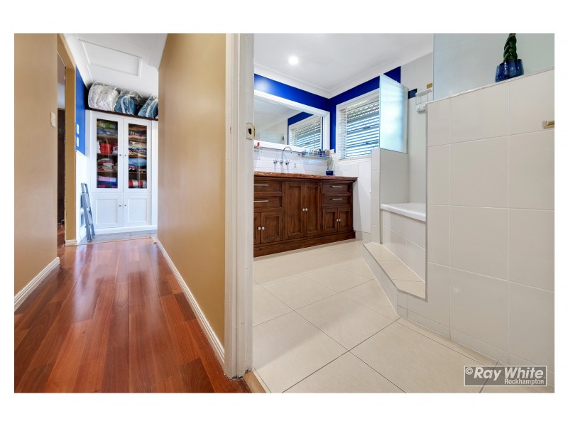 24 Sturt Drive, Glenlee QLD 4711