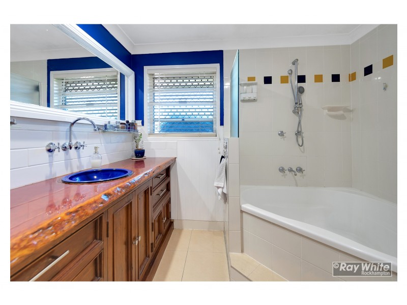 24 Sturt Drive, Glenlee QLD 4711