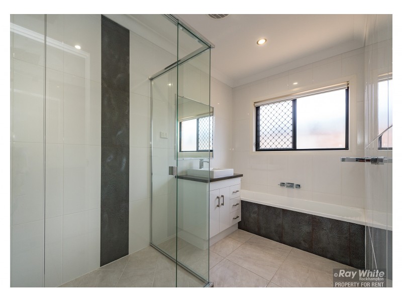 24 Zamia Way, Gracemere QLD 4702