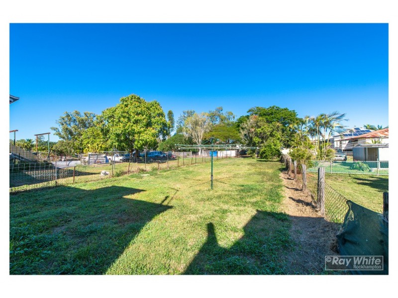 338 East Street, Depot Hill QLD 4700