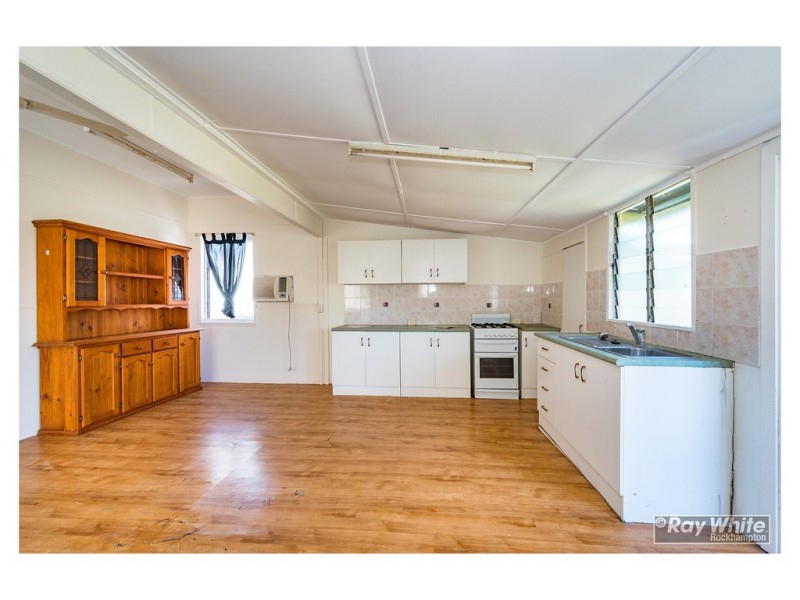 338 East Street, Depot Hill QLD 4700
