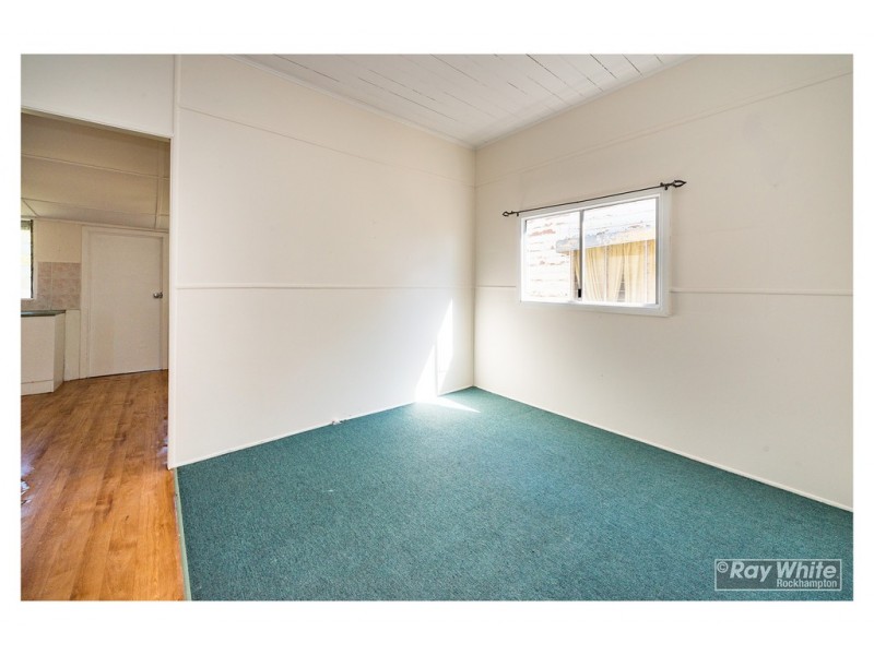 338 East Street, Depot Hill QLD 4700