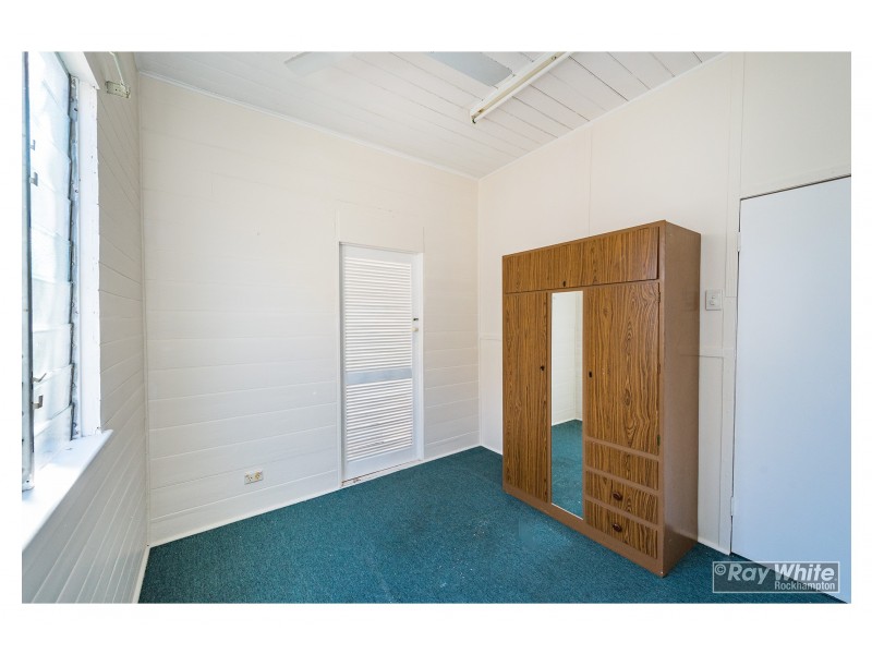 338 East Street, Depot Hill QLD 4700