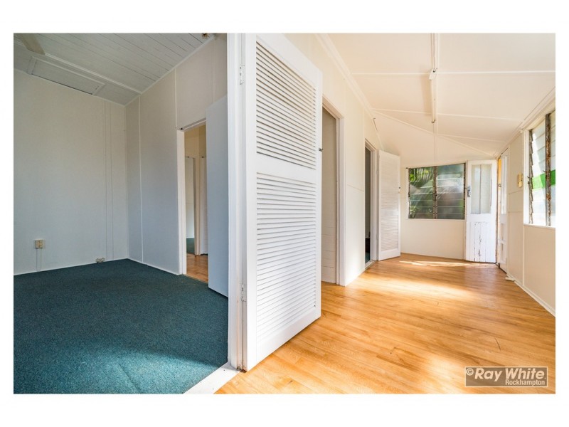 338 East Street, Depot Hill QLD 4700