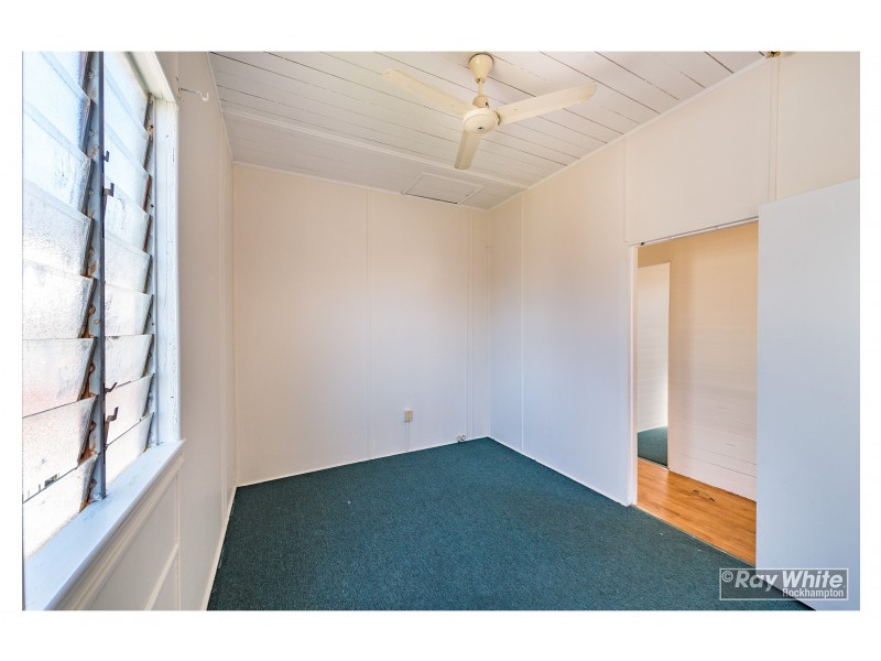 338 East Street, Depot Hill QLD 4700