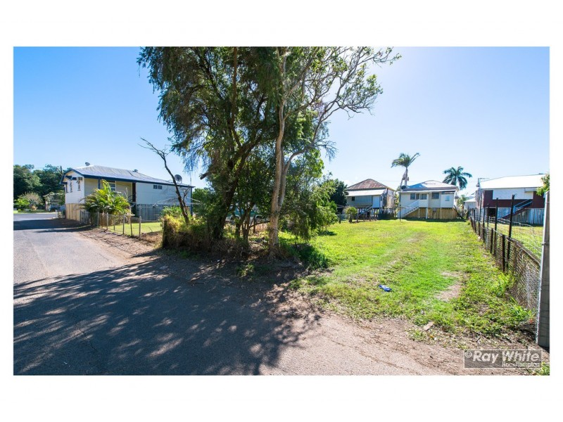 338 East Street, Depot Hill QLD 4700