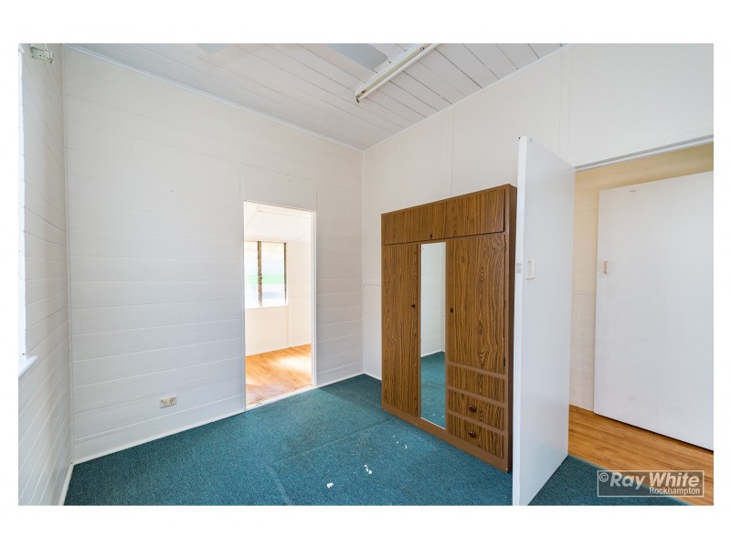 338 East Street, Depot Hill QLD 4700