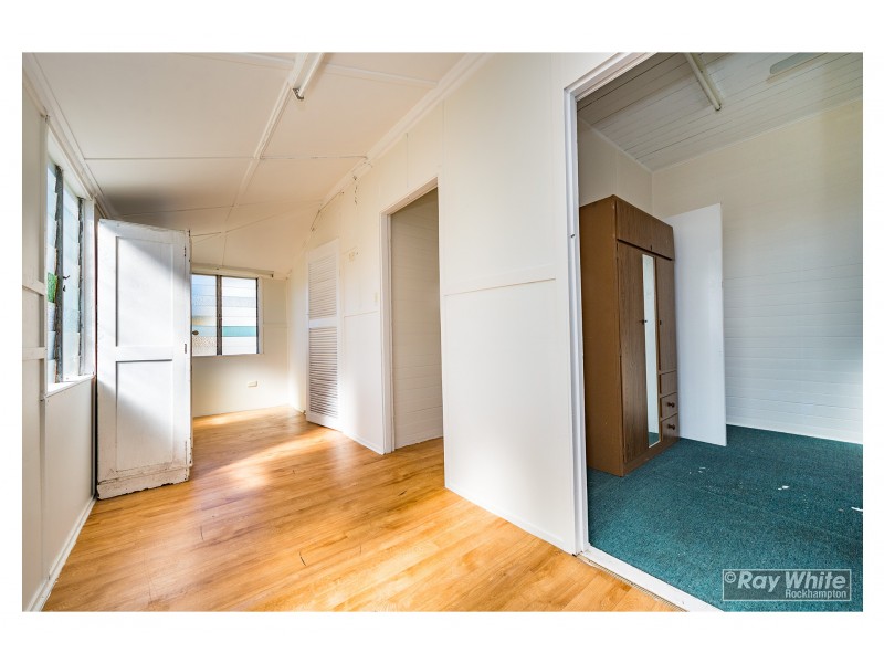 338 East Street, Depot Hill QLD 4700