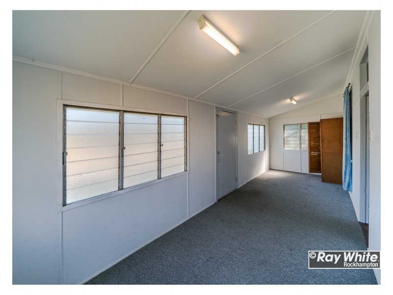 137 Lakes Creek Road, Berserker QLD 4701