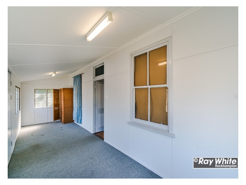 137 Lakes Creek Road, Berserker QLD 4701