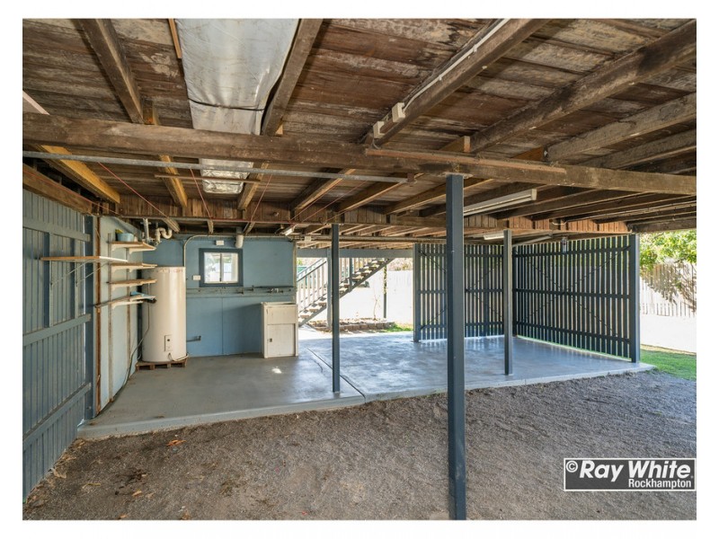 137 Lakes Creek Road, Berserker QLD 4701