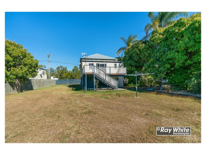 137 Lakes Creek Road, Berserker QLD 4701