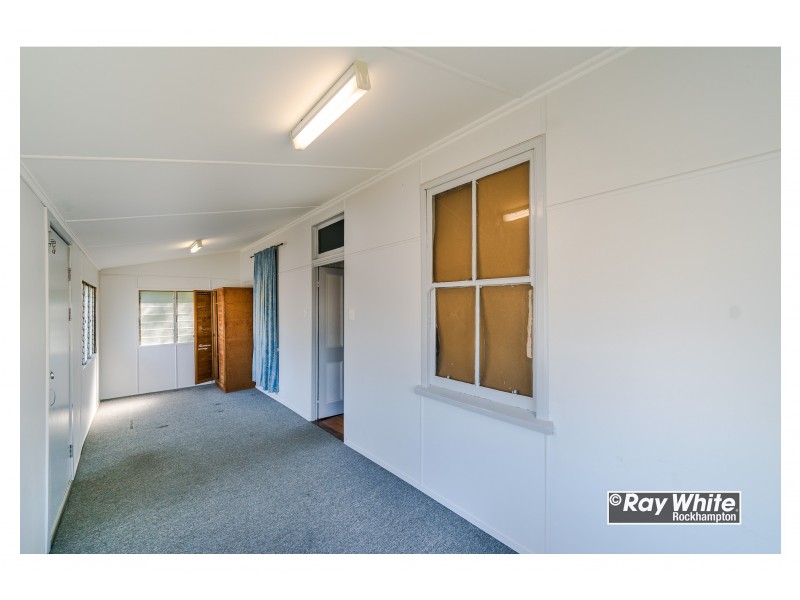 137 Lakes Creek Road, Berserker QLD 4701