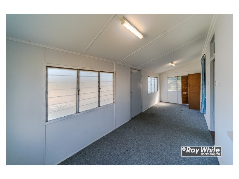 137 Lakes Creek Road, Berserker QLD 4701