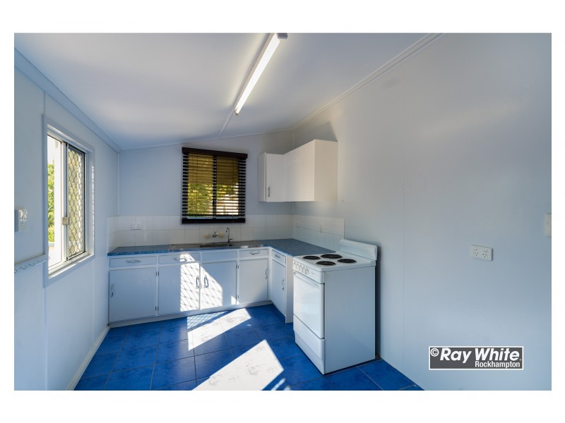 137 Lakes Creek Road, Berserker QLD 4701
