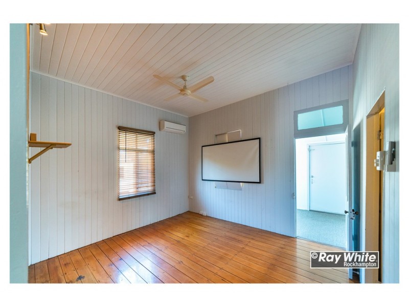 137 Lakes Creek Road, Berserker QLD 4701