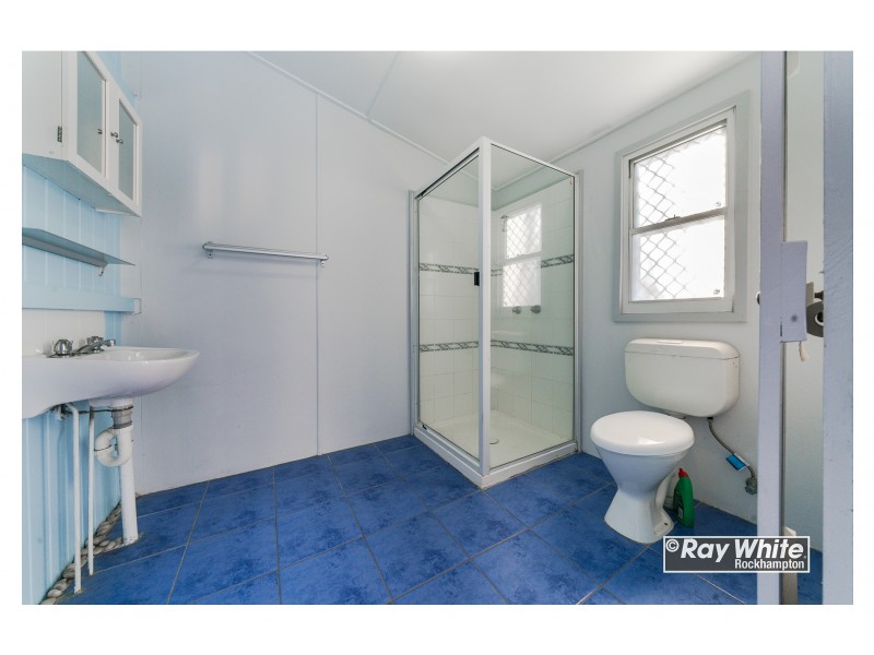 137 Lakes Creek Road, Berserker QLD 4701